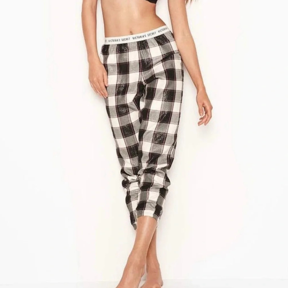 Victoria’s Secret Black & White Shimmer Plaid Jogger Pajama Pants Medium Women’s